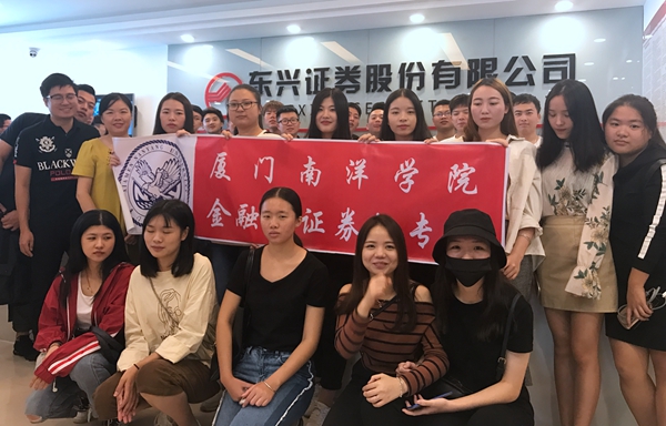 183060033_副本.jpg
